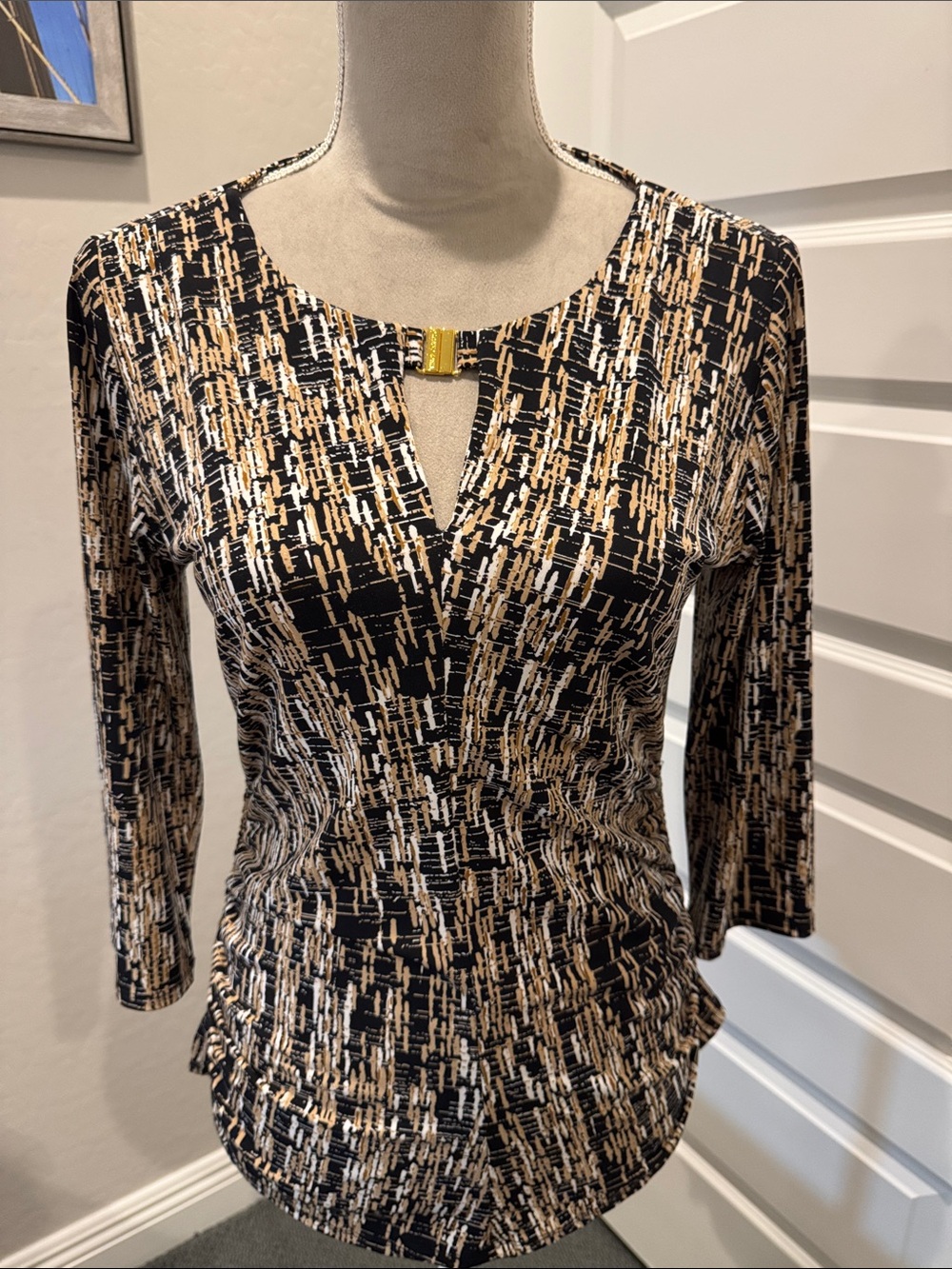 Vince Camuto Black and Tan Abstract-Keyhole Long Sleeve Top